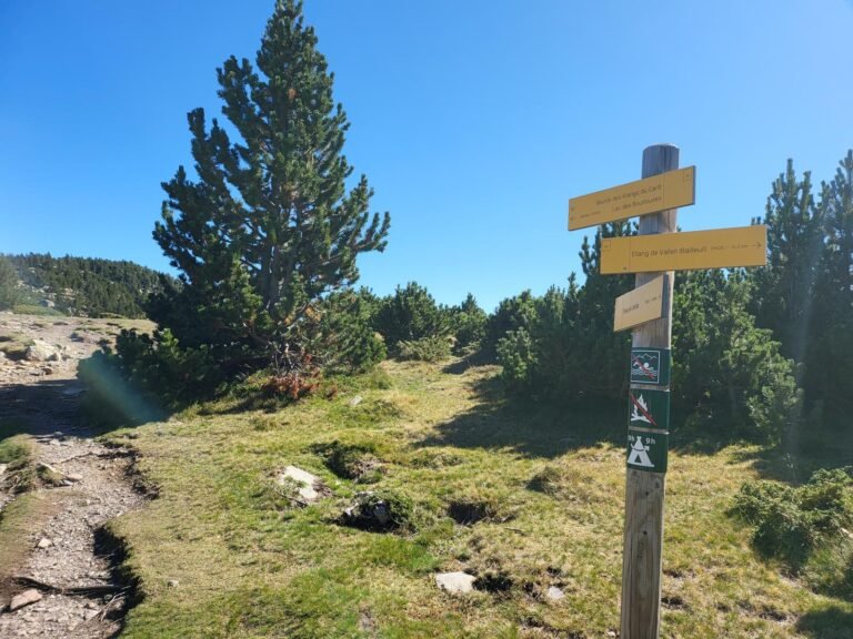 Direcció al llac de les Bulloses