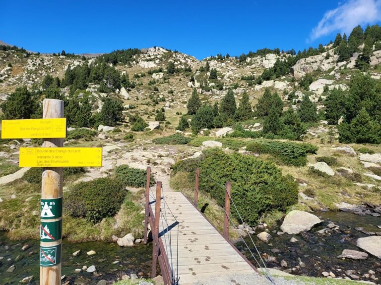 Seguim pel bucle dels Estanys per la variant de 9 llacs